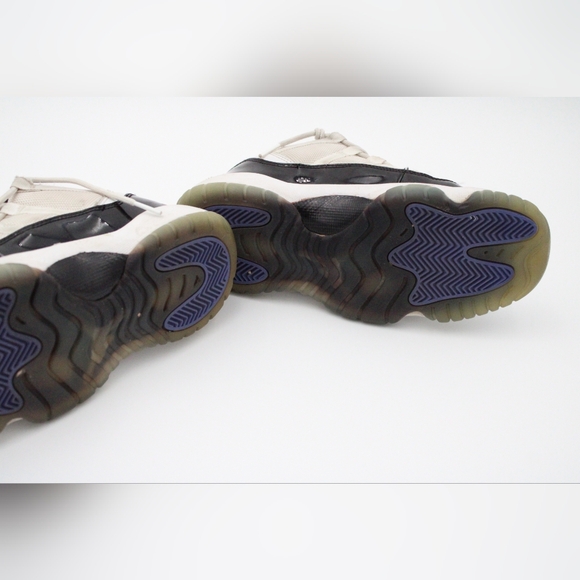 Air Jordan 11 Retro Low Concord, Size 6Y (Pre-owned, No Box) - Picture 7 of 11